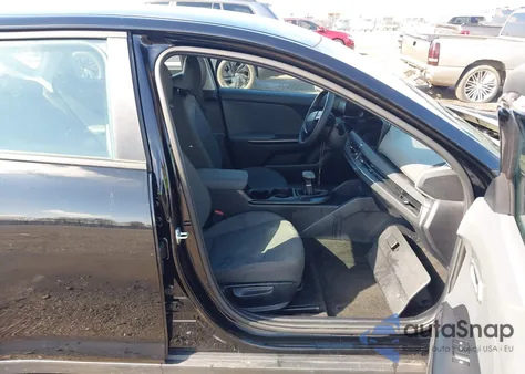 2025 Kia K4 Lx из США, поврежденный, VIN 3KPFT4DE7SE240249